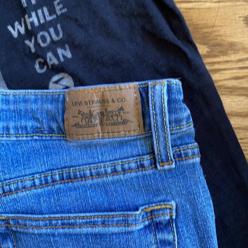 Levi Cut Off Denim Shorts - Picture 6 of 6